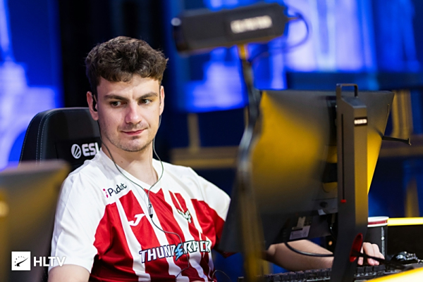 前场篮板与 前场篮板与